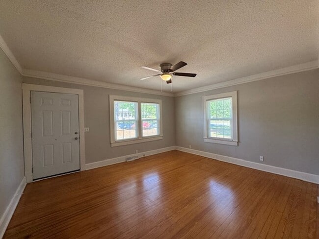 Photo - Cute Bungalow home with hardwoods - 2 bedrooms, 1 full bath - nice size yard