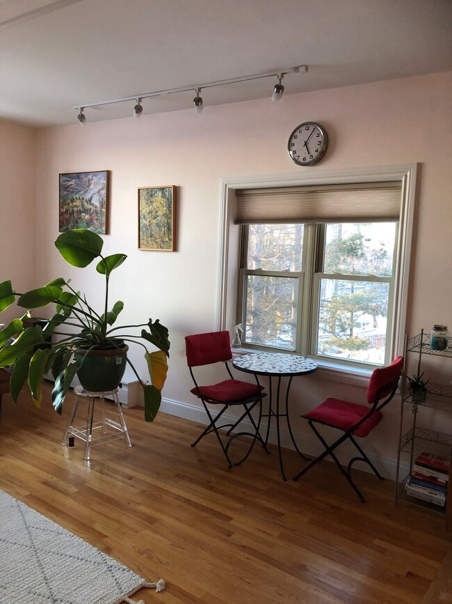 Building Photo - 216 Lake St Unit Lake Lounge