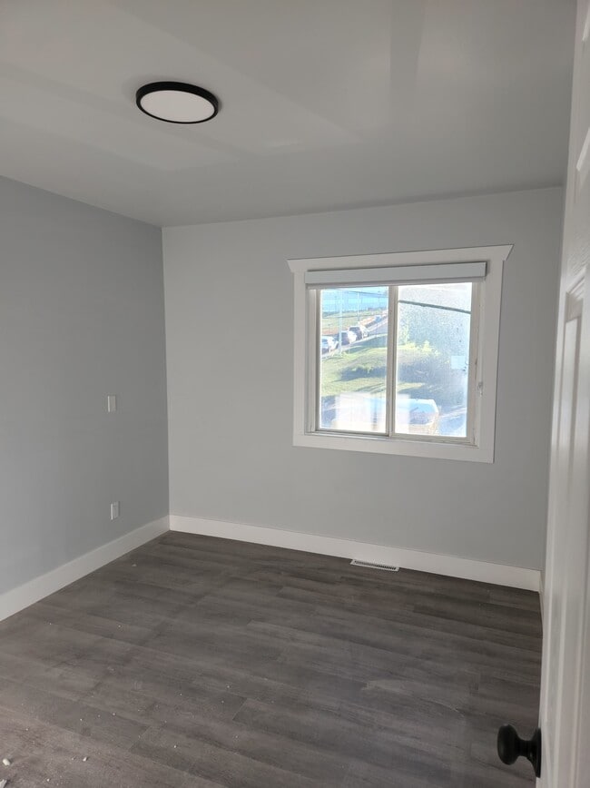 Photo - 10404-10496 96 Ave NW Unit 2