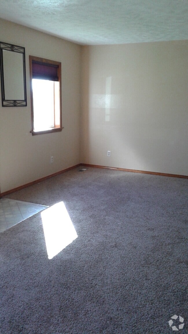 Building Photo - 3217 N Smith Rental
