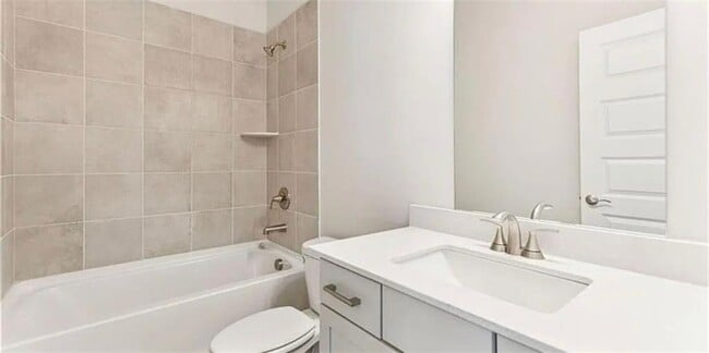 Photo - 403 Elise Wy