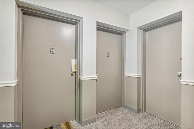 Photo - 10631 Montrose Ave Unidad M-202