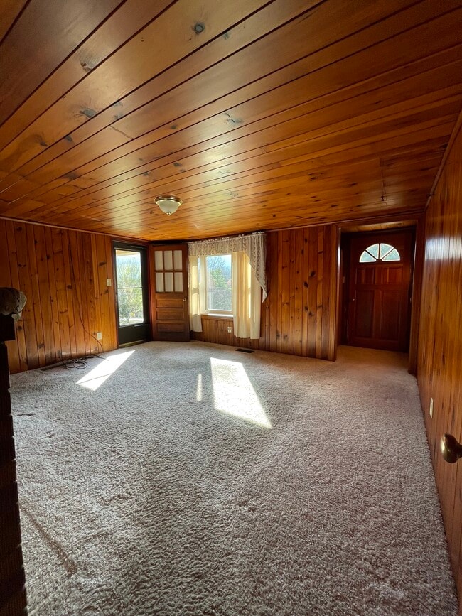 Photo - 679 Sand Hill Rd