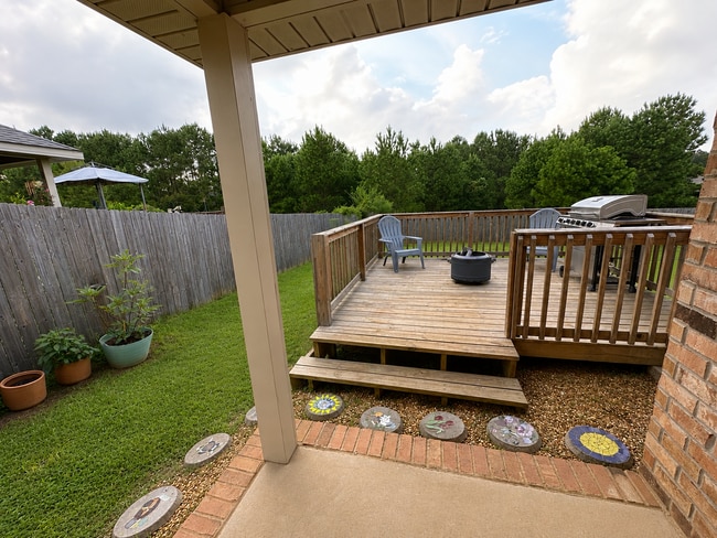 Photo - 16833 Avery Ln