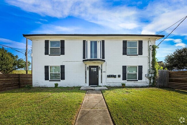 Building Photo - 4301 Chartres St Unit 4 Rental