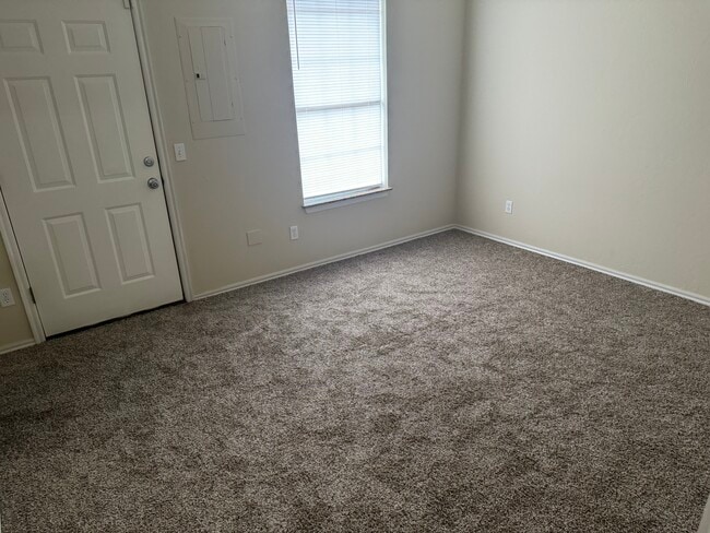 Building Photo - 11152 NW 5th Terrace