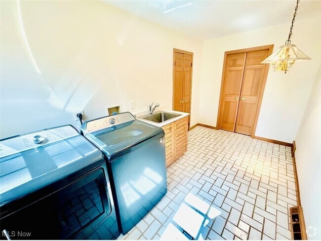 Building Photo - 7511 Brigham Rd Rental