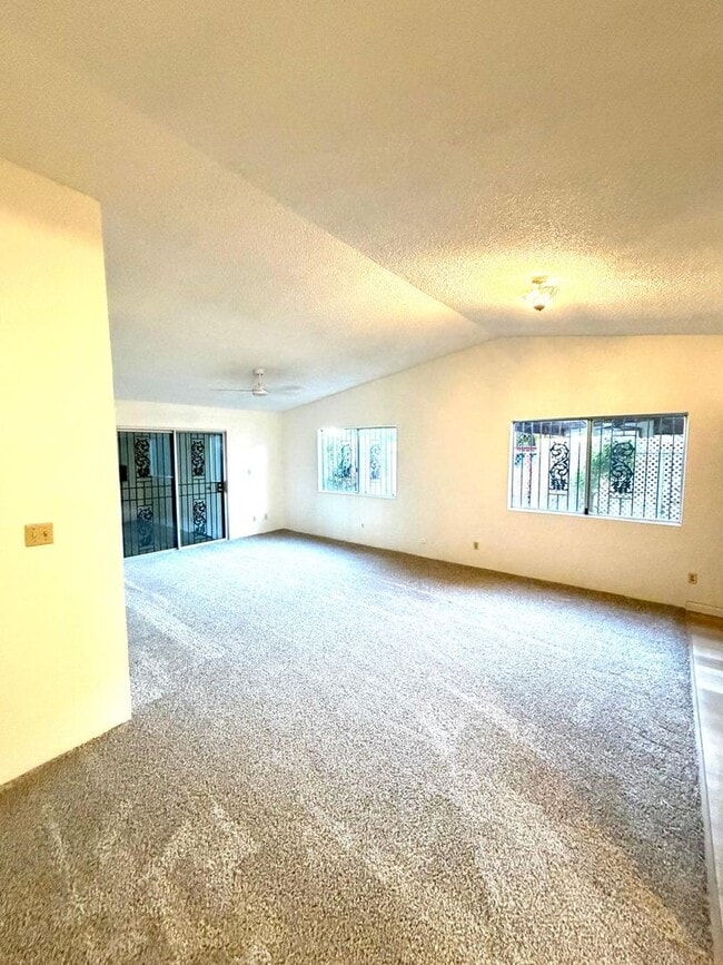 Photo - Charming 4 bedrooms single family home in Delano - Schedule your tour now!