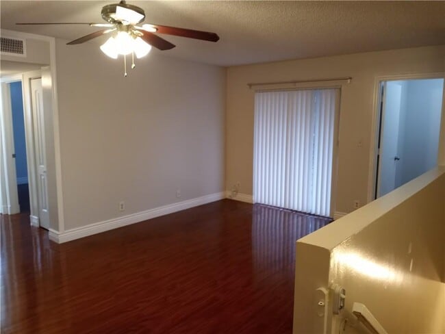 Photo - 313 Gardens Dr