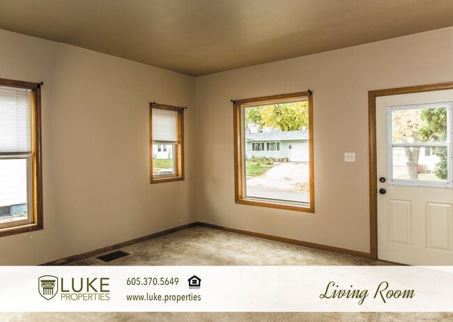 Photo - 410 N Lewis Ave