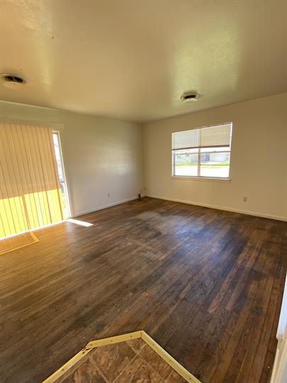 Photo - 1002 Pine Dr