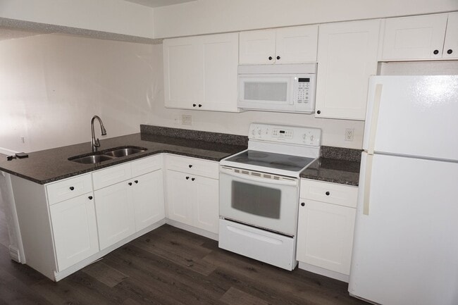 Photo - Awesome Location 1/1 on Curry Ford Ready for Move In