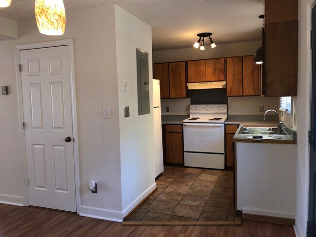 Photo - 142 Margo Ln