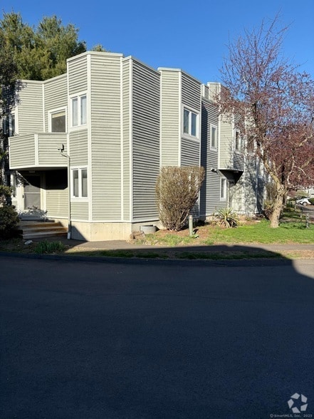 Building Photo - 1410 Whitney Ave Unit APT D1