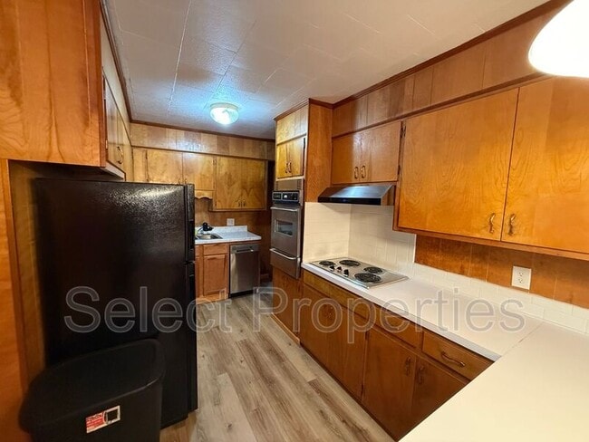 Photo - 1600 W Nettleton Ave