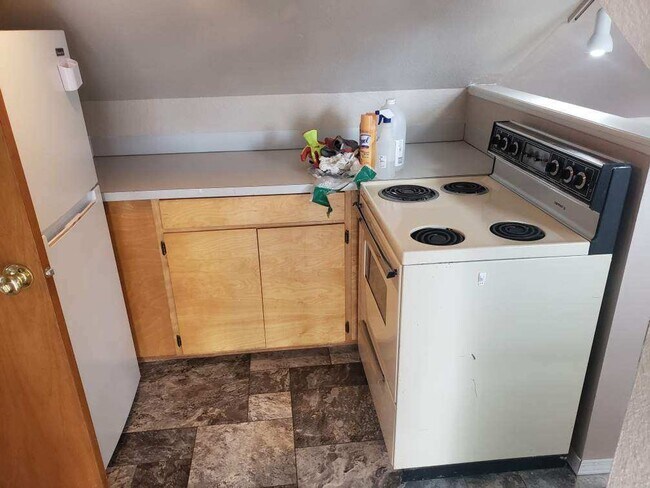 Photo - 638 Miles Ave Unit 3