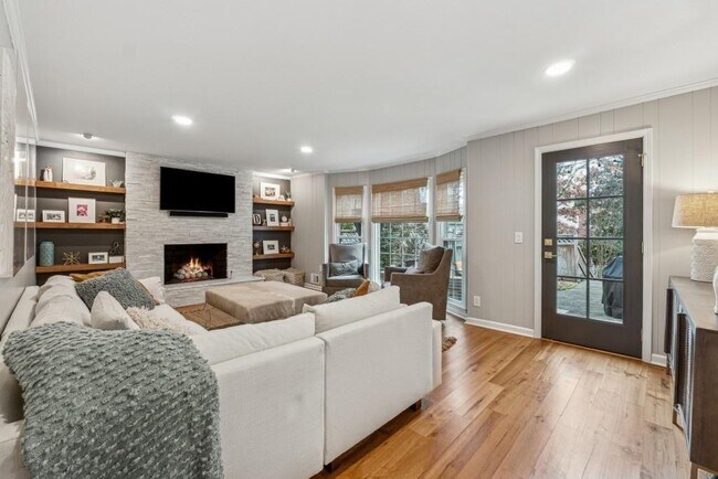 Photo - 5127 Wellshire Pl