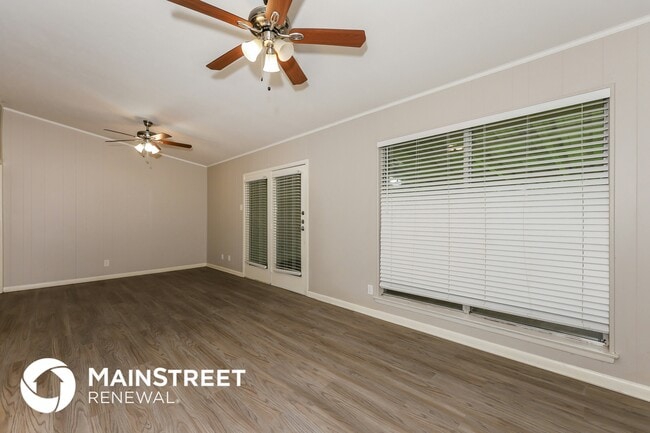 Photo - 1706 Enchanted Ln