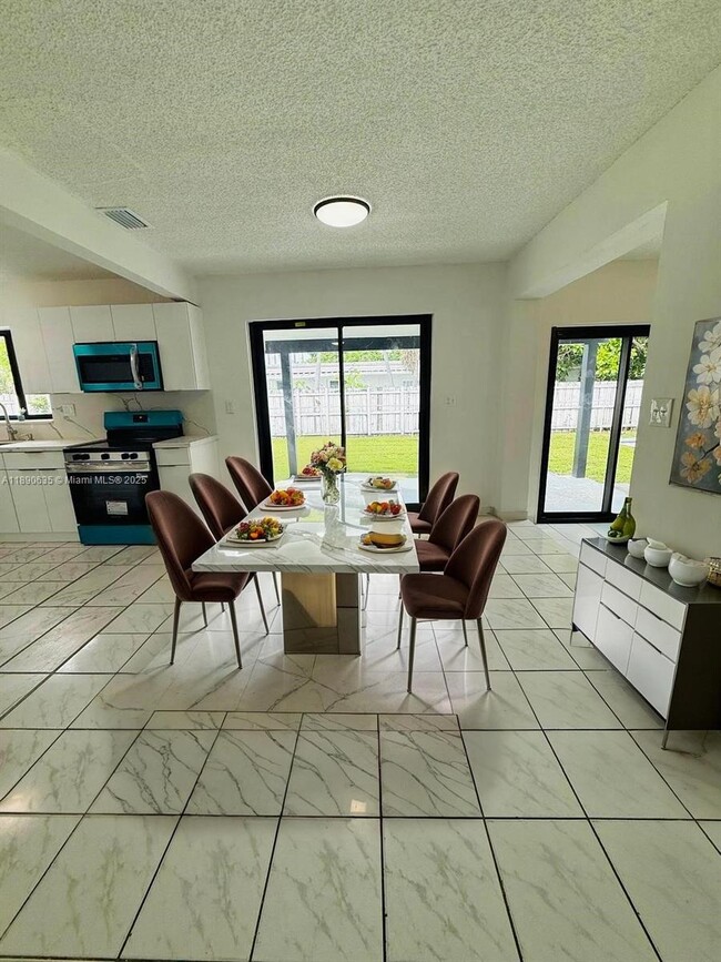 Photo - 3320 SW 97th Ave
