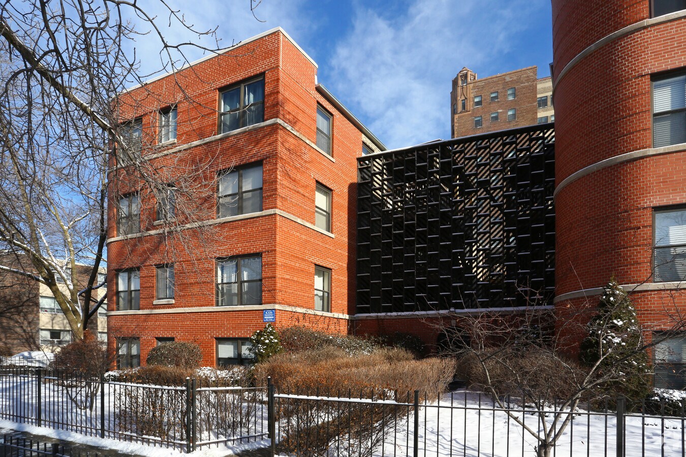 Photo - 7425 N Sheridan Rd