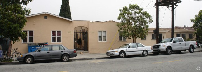 53rd St Apts