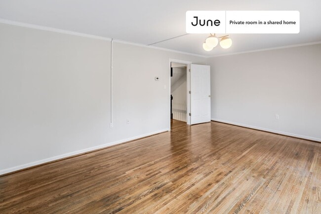 Photo - Room in Shared 7 bed/3.5 bath home Unidad A