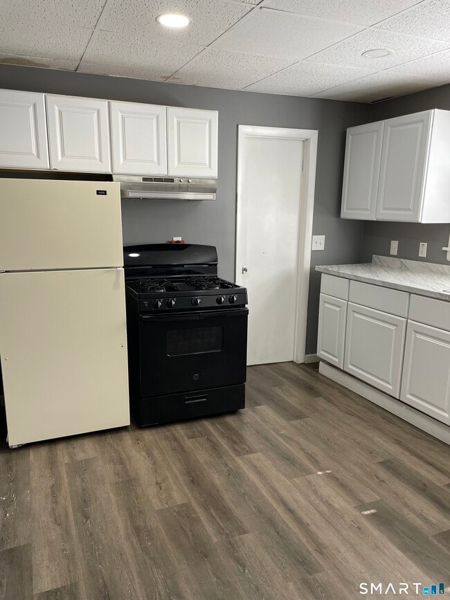 21 Edwards St Unit 2