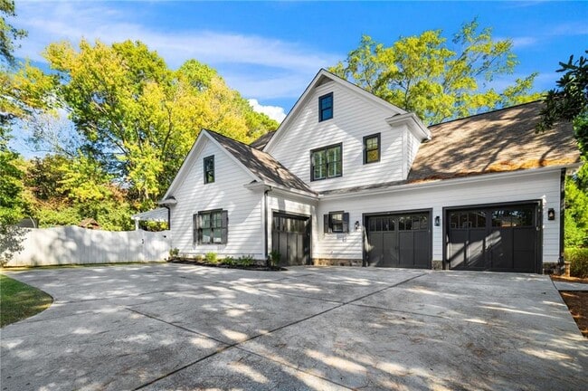 Photo - 4715 Westfield Dr NE