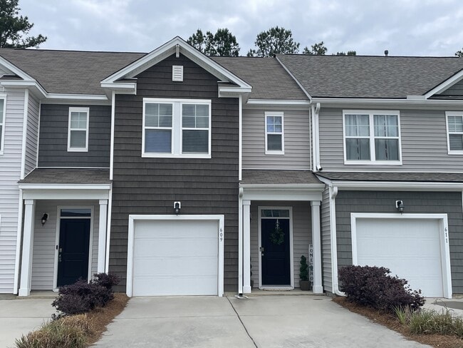 Building Photo - 609 Hilchot Dr