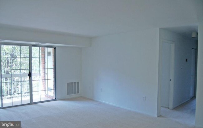 Photo - 1933 Wilson Ln Unit 301