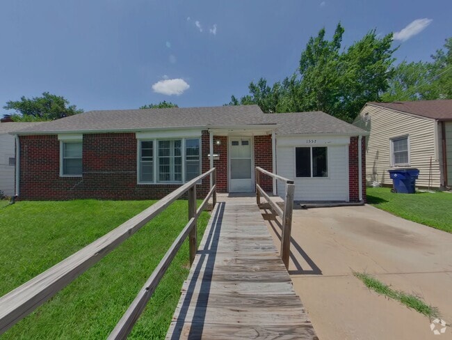 Building Photo - 1557 N Broadview Ave Rental