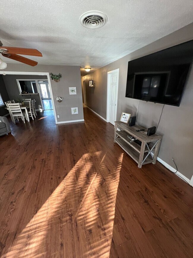 Photo - 2312 15th St Unit Front