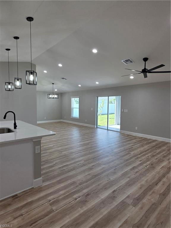 Photo - 118 NW 1st Pl