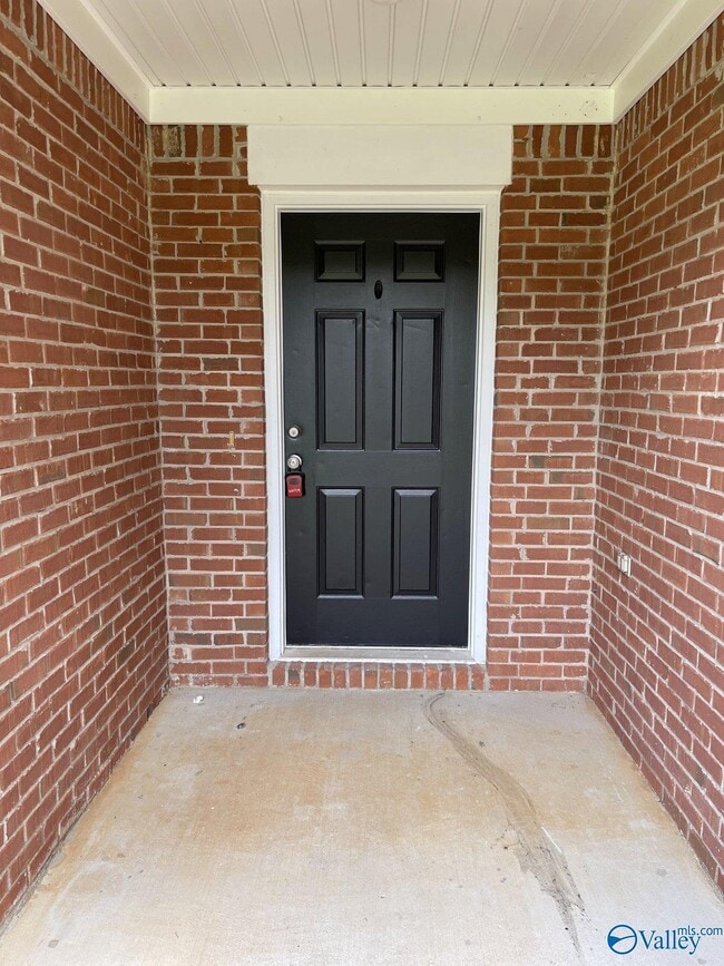 Photo - 100 Brook Glen Dr