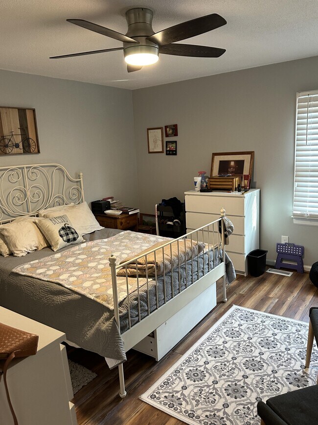 Photo - 303 St John Rd