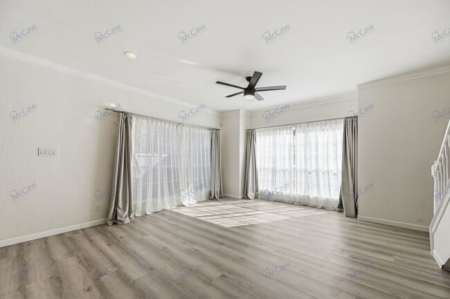 Photo - 7151 Gaston Ave Unidad 705