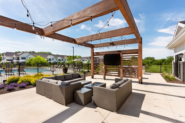 Seasons at Franklin Pergola Lounge