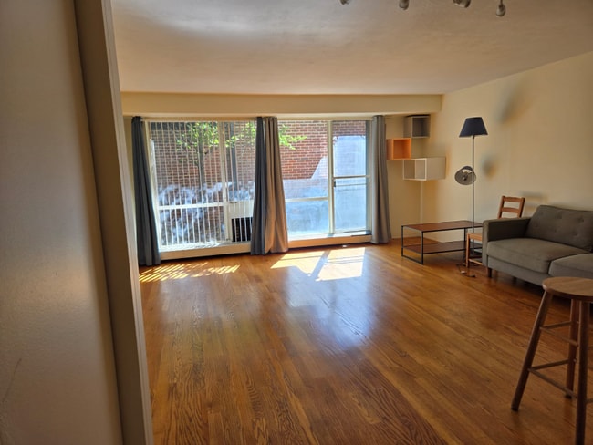 Building Photo - 29 Concord Ave Rental