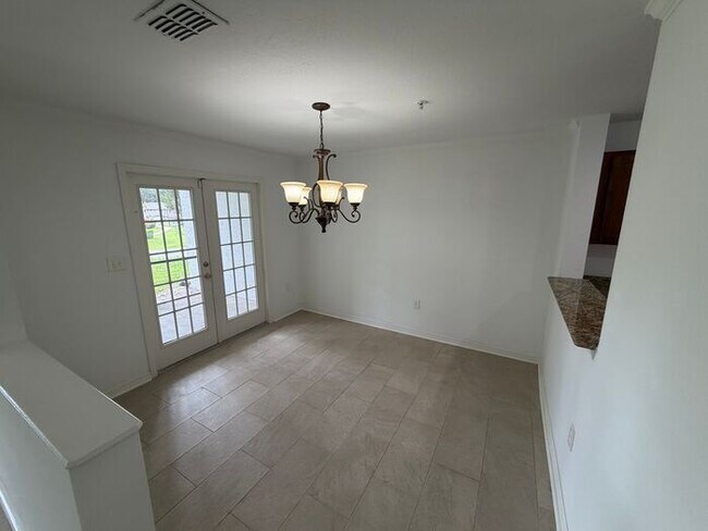 Photo - Spacious 3 Bedroom Townhome with Garage in Altamonte Springs