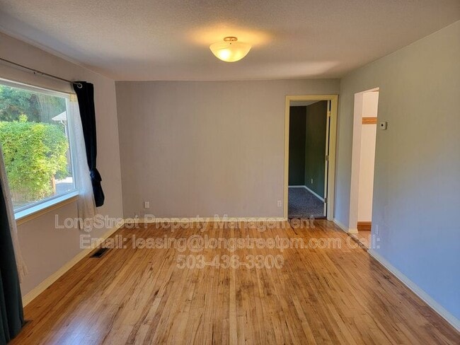 Photo - 780 SE Marion Ave