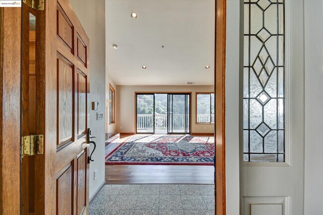 Photo - 616 Gravatt Dr