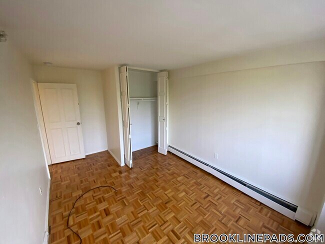 Building Photo - 185 Freeman St Rental