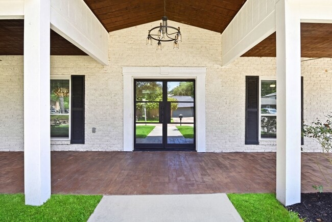 Photo - 4810 Bayou Vista Dr