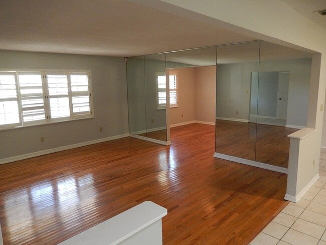 Photo - 1903 Skyland Dr