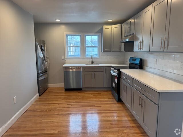 Building Photo - 1553 Blue Hill Ave Unit 3 Rental