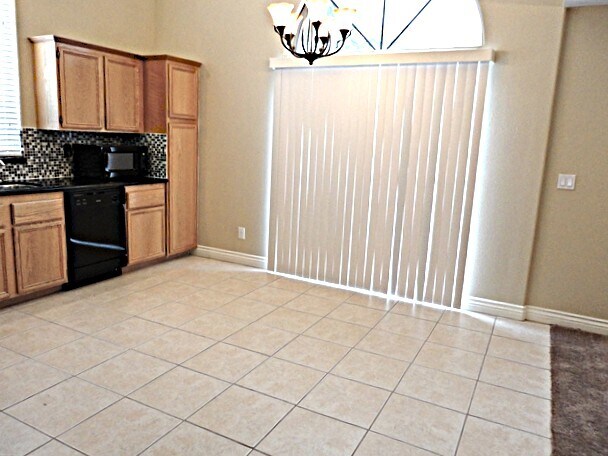 Photo - 203 Mariposa Way