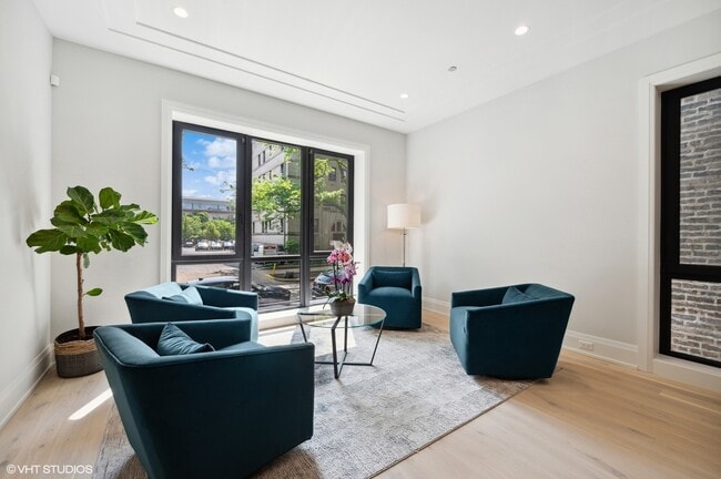 Photo - 2236 N Kenmore Ave Unit 1S