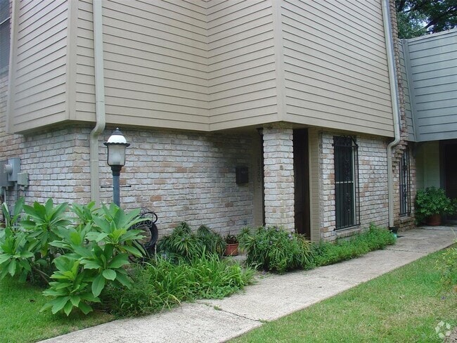 Building Photo - 6320 N 1st St Rental