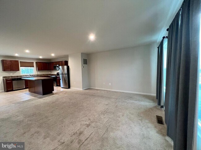 Photo - 255 Severna Pkwy