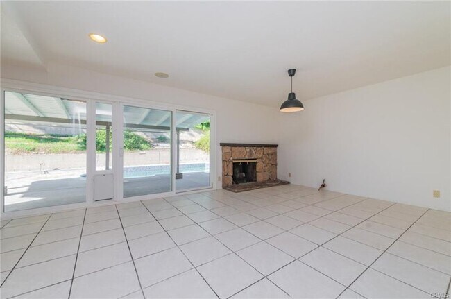 Photo - 605 Broken Bow Ln